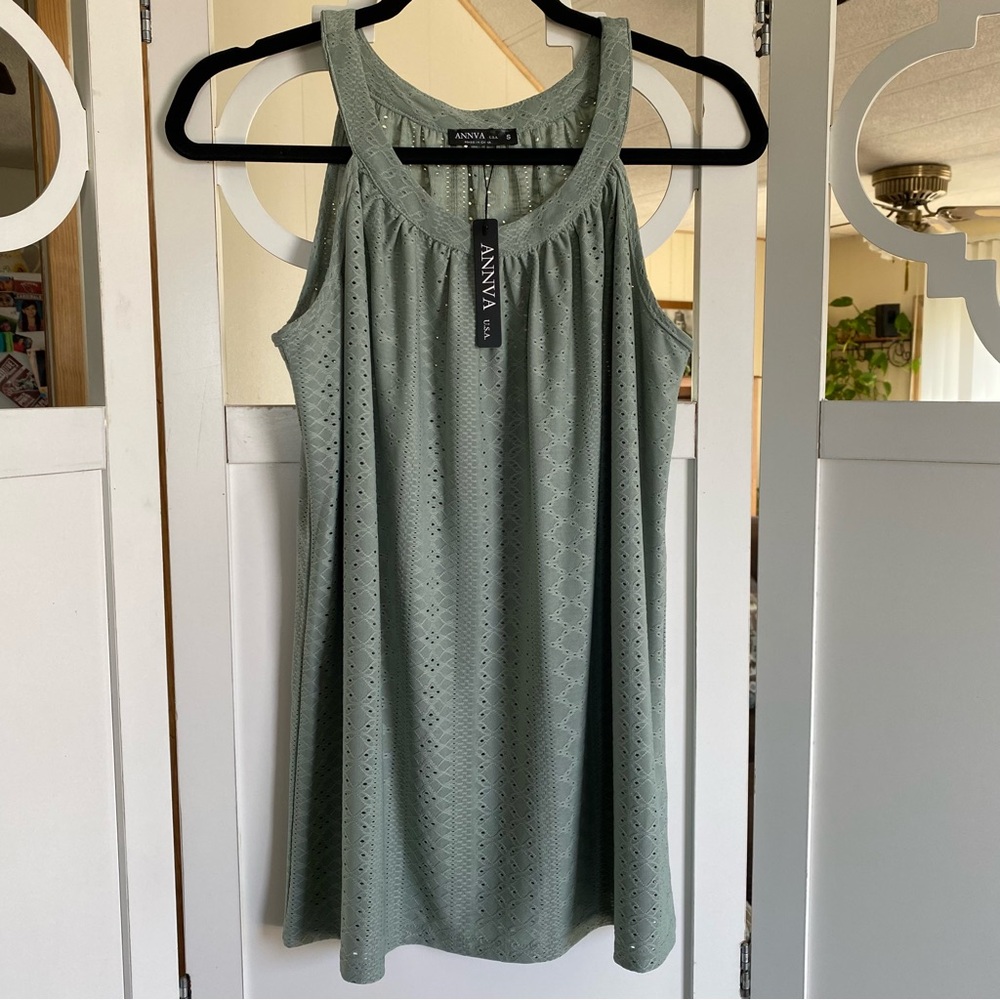 ANNVA Green Eyelet Tank Top Size Small  NWT